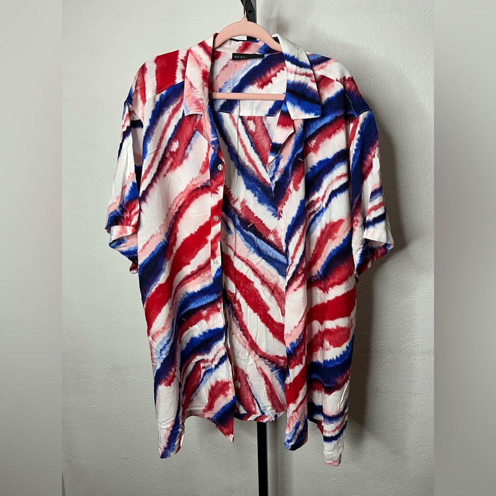 NWT No Boundaries Red White & Blue Swirl Button Up Size 3xl